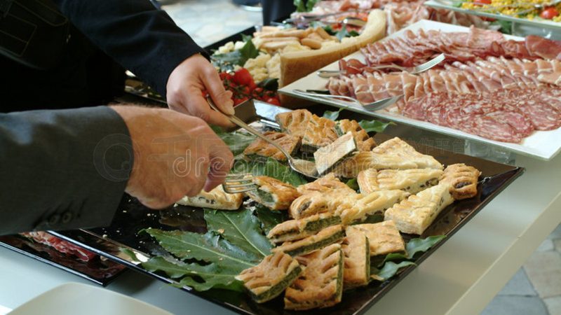 食品代工小作坊如何合规？资质要求揭秘**